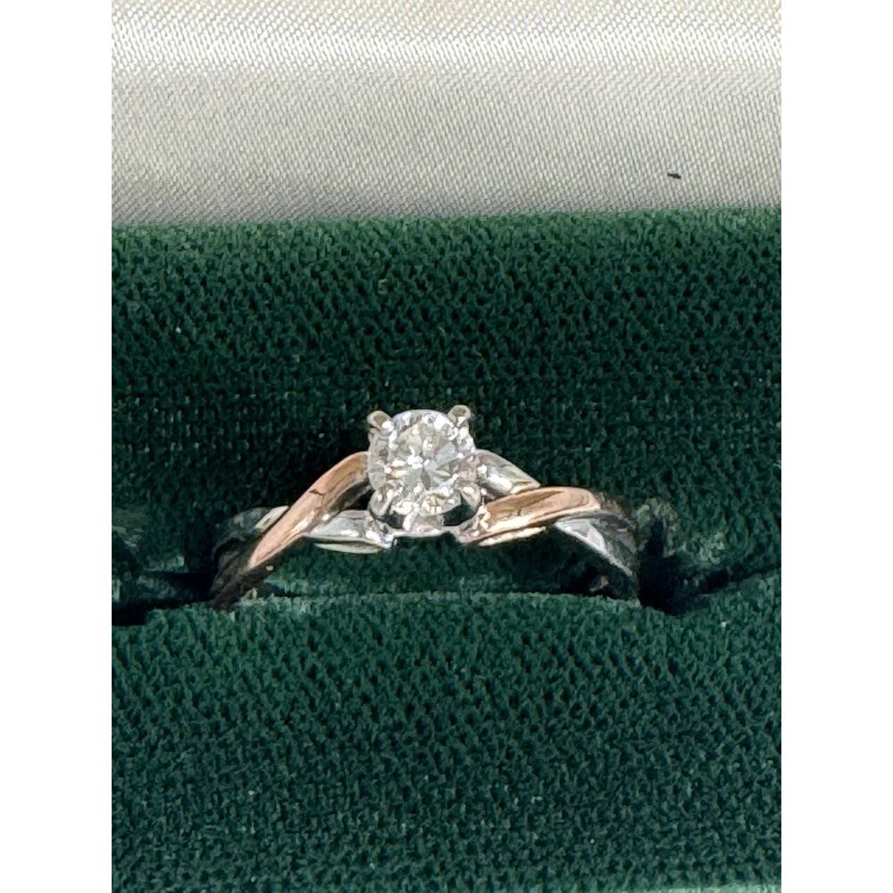 LADIES 14K GOLD ENGAGEMENT RING 14KT Solitaire. Size 9 1/2 - Picture 2 of 16